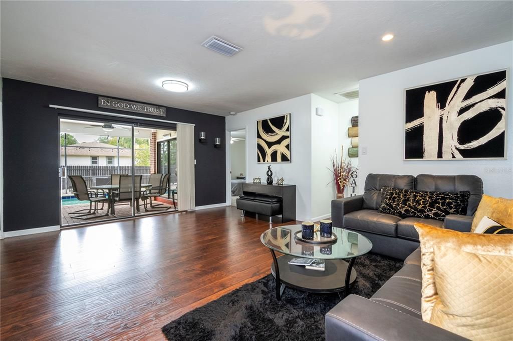 For Rent: $2,950 (4 beds, 2 baths, 1536 Square Feet)
