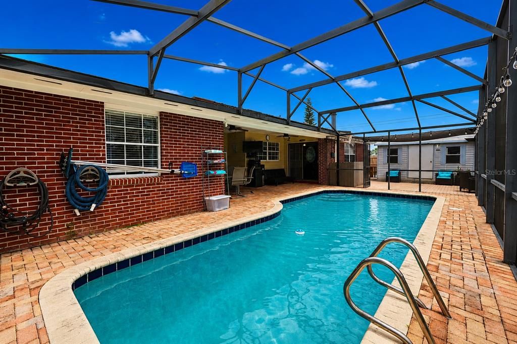 For Rent: $2,950 (4 beds, 2 baths, 1536 Square Feet)