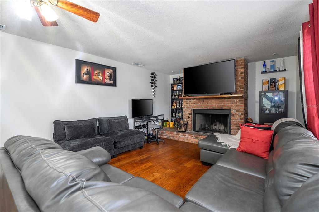 For Rent: $2,950 (4 beds, 2 baths, 1536 Square Feet)