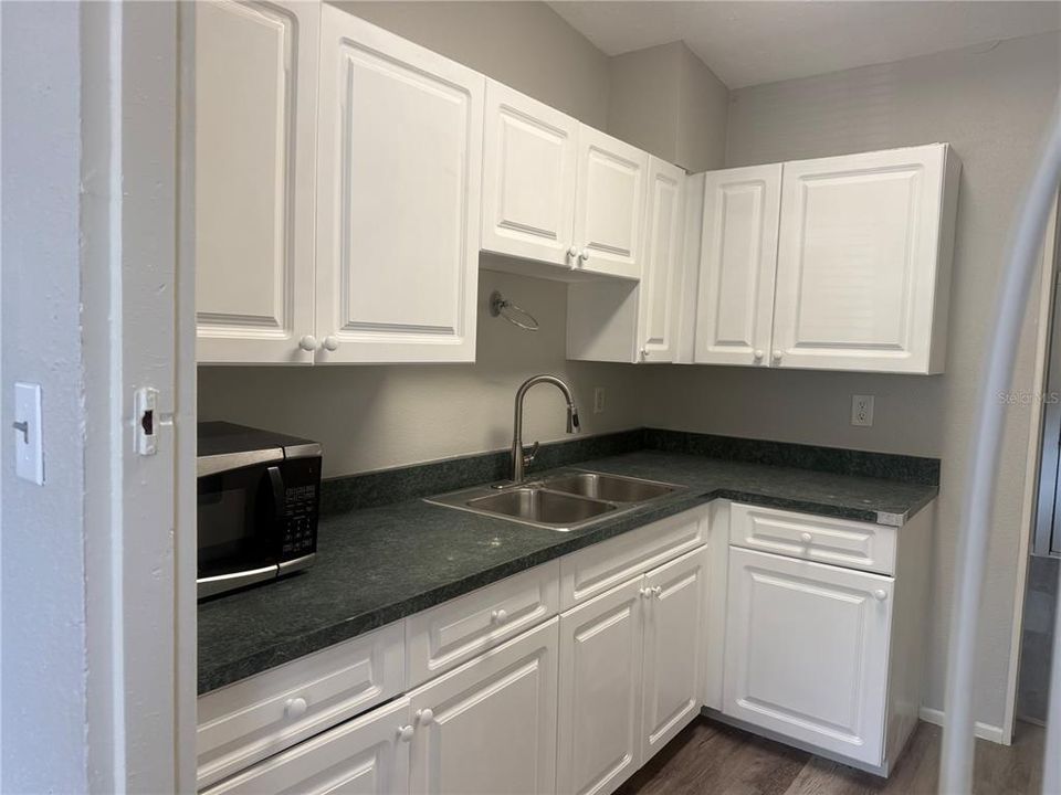 For Rent: $1,600 (3 beds, 1 baths, 860 Square Feet)