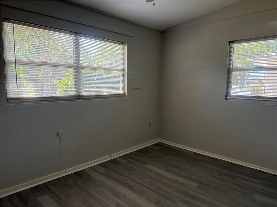 For Rent: $1,600 (3 beds, 1 baths, 860 Square Feet)