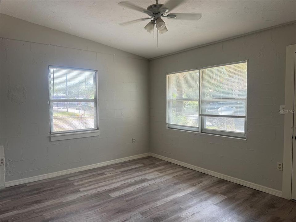 For Rent: $1,600 (3 beds, 1 baths, 860 Square Feet)