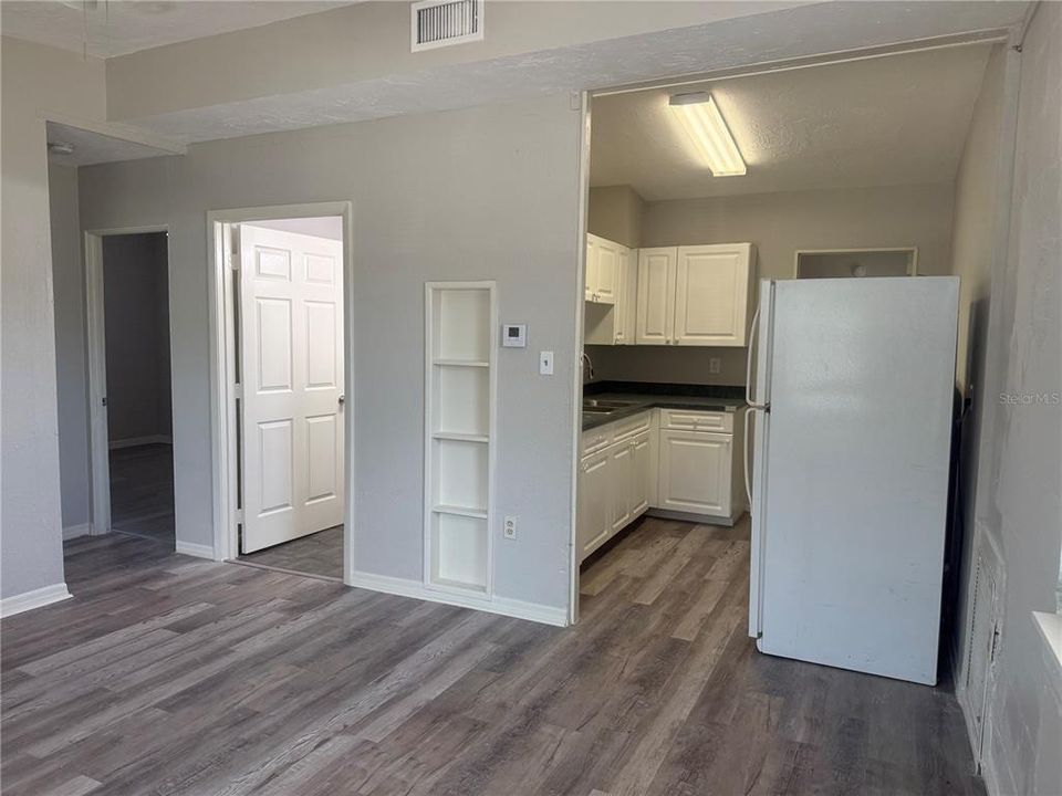 For Rent: $1,600 (3 beds, 1 baths, 860 Square Feet)