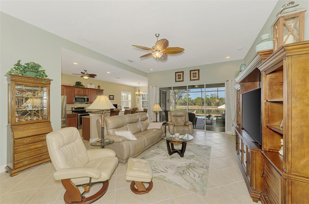 For Sale: $469,900 (2 beds, 2 baths, 1849 Square Feet)