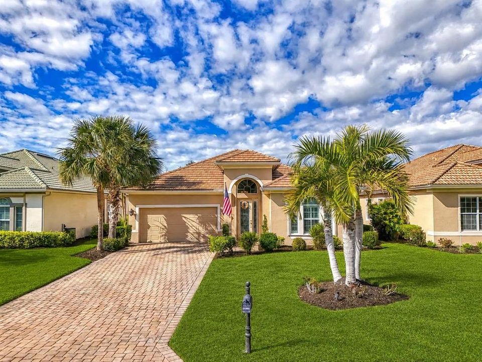 For Sale: $469,900 (2 beds, 2 baths, 1849 Square Feet)