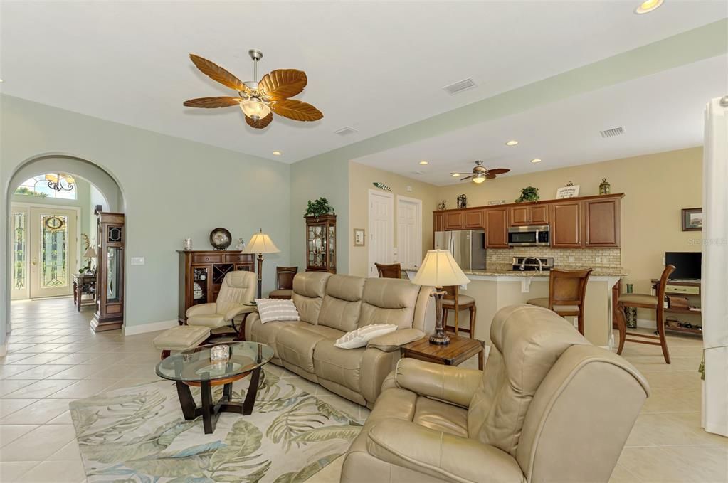 For Sale: $469,900 (2 beds, 2 baths, 1849 Square Feet)