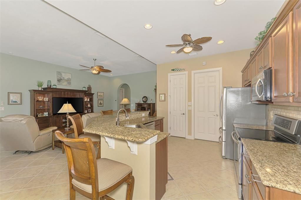 For Sale: $469,900 (2 beds, 2 baths, 1849 Square Feet)