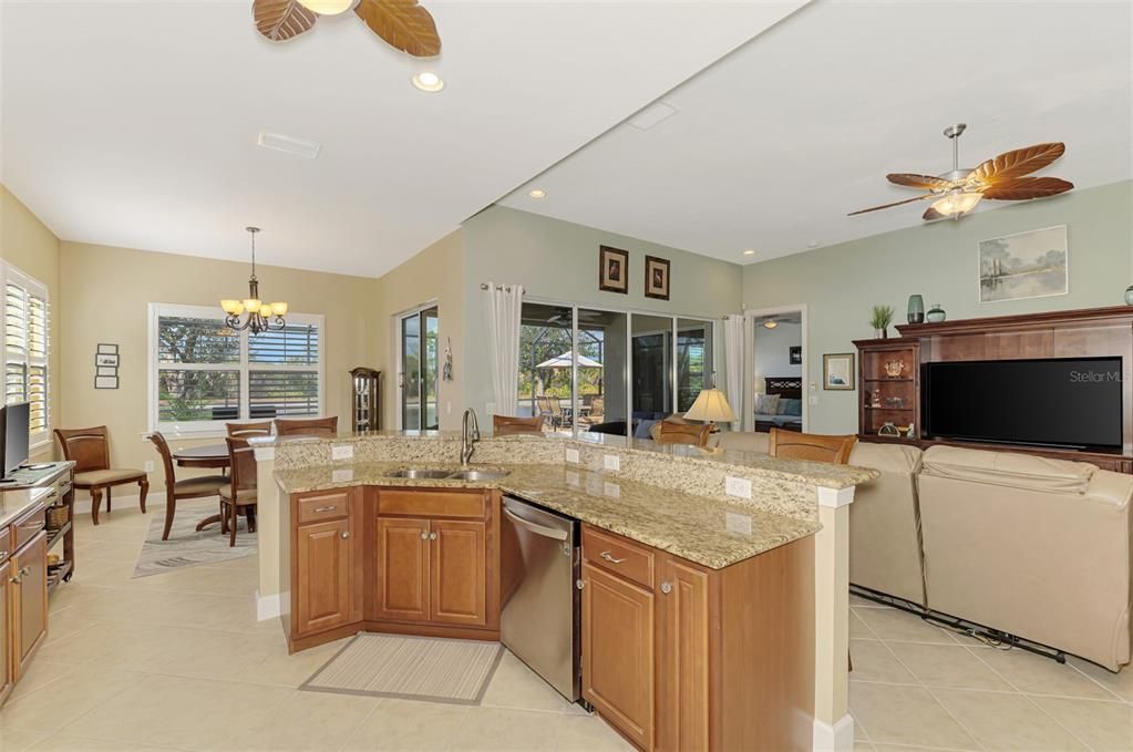 For Sale: $469,900 (2 beds, 2 baths, 1849 Square Feet)