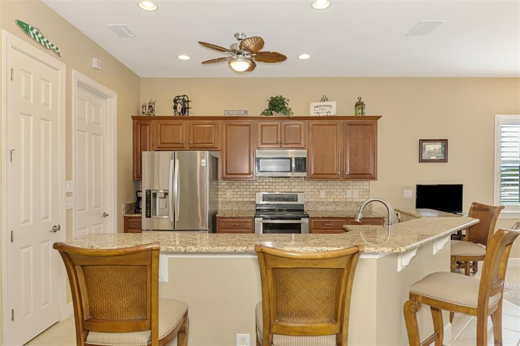 For Sale: $469,900 (2 beds, 2 baths, 1849 Square Feet)