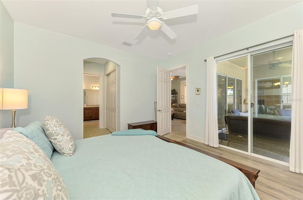 For Sale: $469,900 (2 beds, 2 baths, 1849 Square Feet)