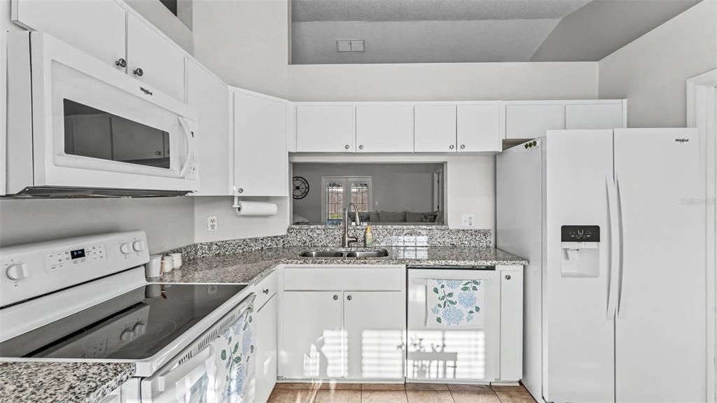 На продажу: $325,000 (3 спален, 2 ванн, 1467 Квадратных фут)
