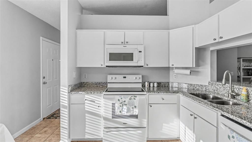 На продажу: $325,000 (3 спален, 2 ванн, 1467 Квадратных фут)
