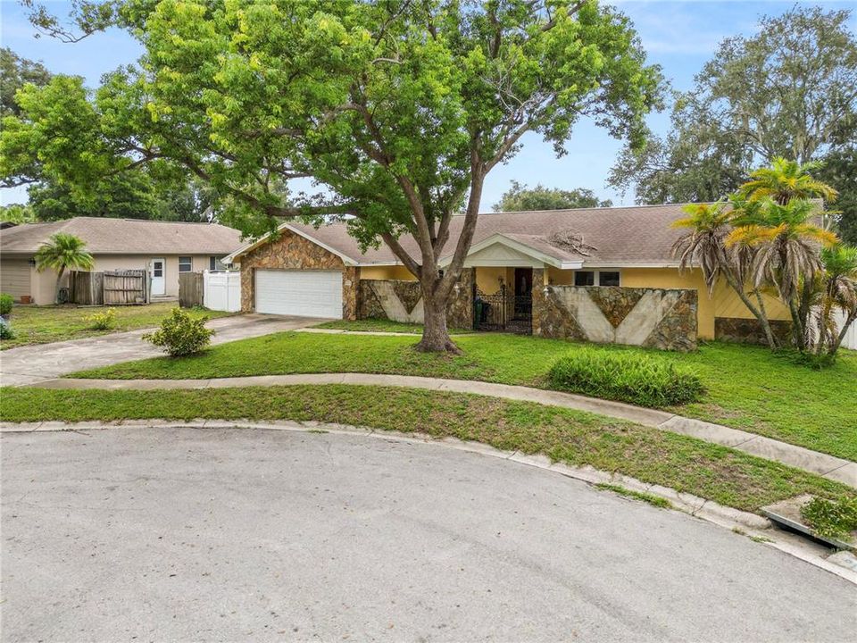 For Sale: $675,000 (4 beds, 3 baths, 2742 Square Feet)