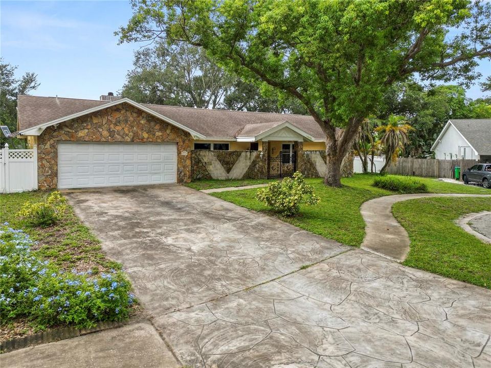 For Sale: $675,000 (4 beds, 3 baths, 2742 Square Feet)
