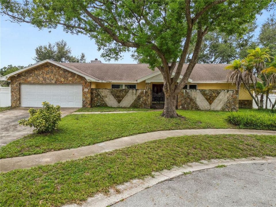 For Sale: $675,000 (4 beds, 3 baths, 2742 Square Feet)