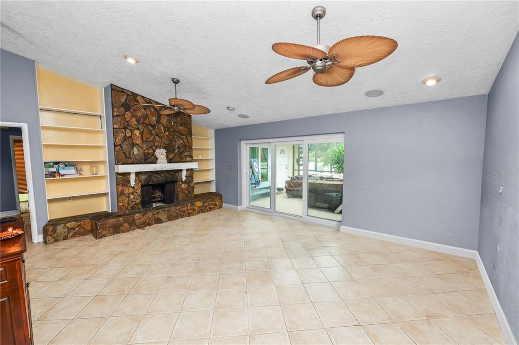 For Sale: $675,000 (4 beds, 3 baths, 2742 Square Feet)