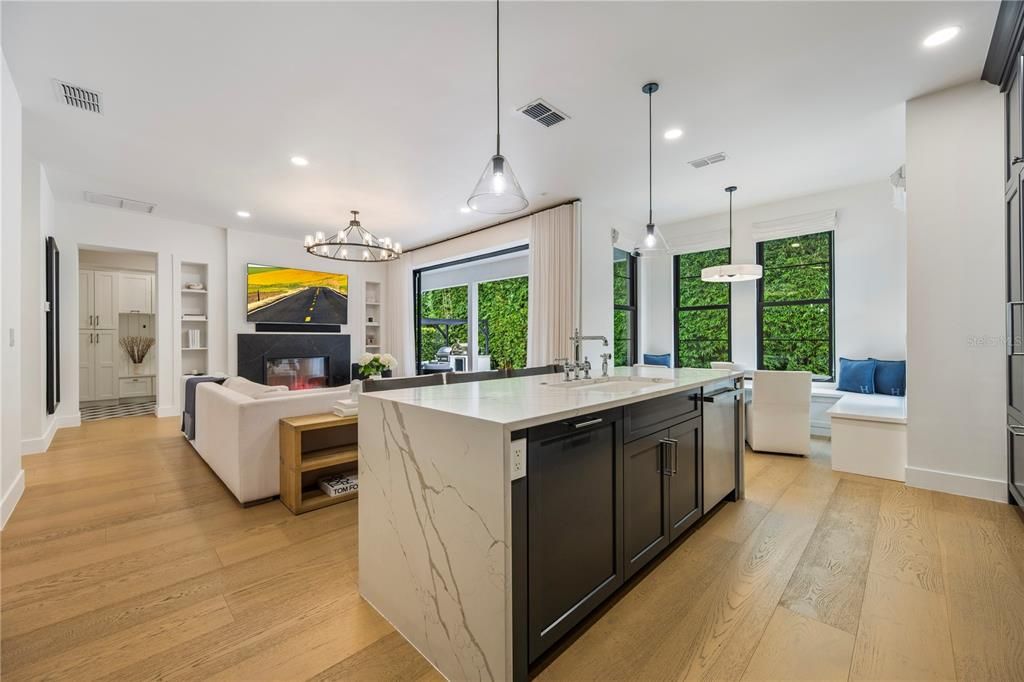 For Sale: $1,950,000 (3 beds, 3 baths, 2703 Square Feet)