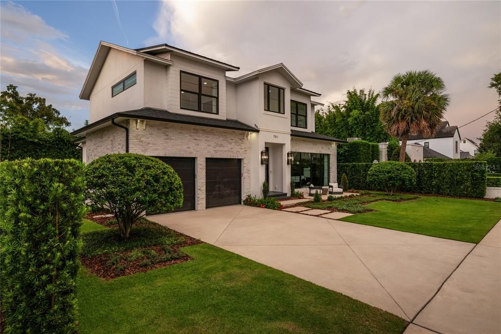 For Sale: $1,950,000 (3 beds, 3 baths, 2703 Square Feet)