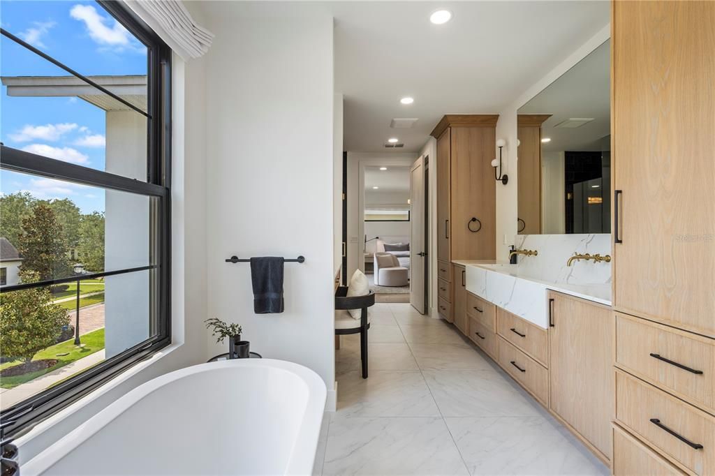 For Sale: $1,950,000 (3 beds, 3 baths, 2703 Square Feet)