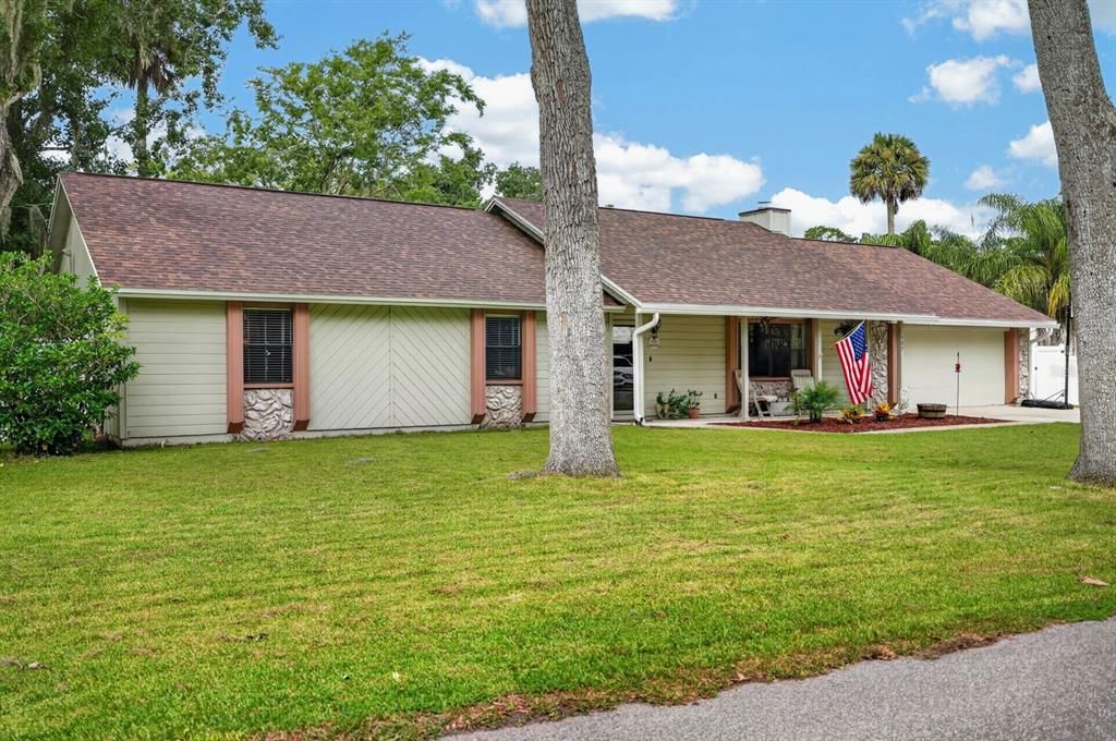 For Sale: $339,900 (3 beds, 2 baths, 1727 Square Feet)