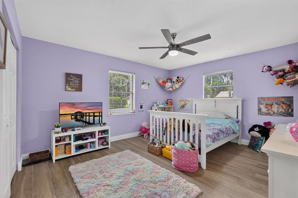For Sale: $339,900 (3 beds, 2 baths, 1727 Square Feet)