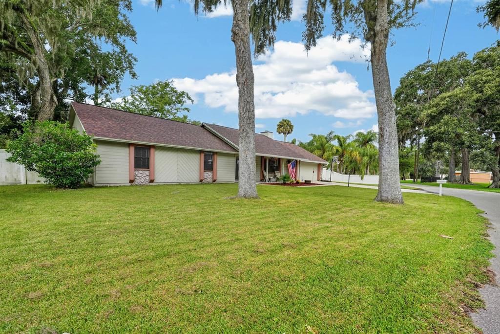 For Sale: $339,900 (3 beds, 2 baths, 1727 Square Feet)