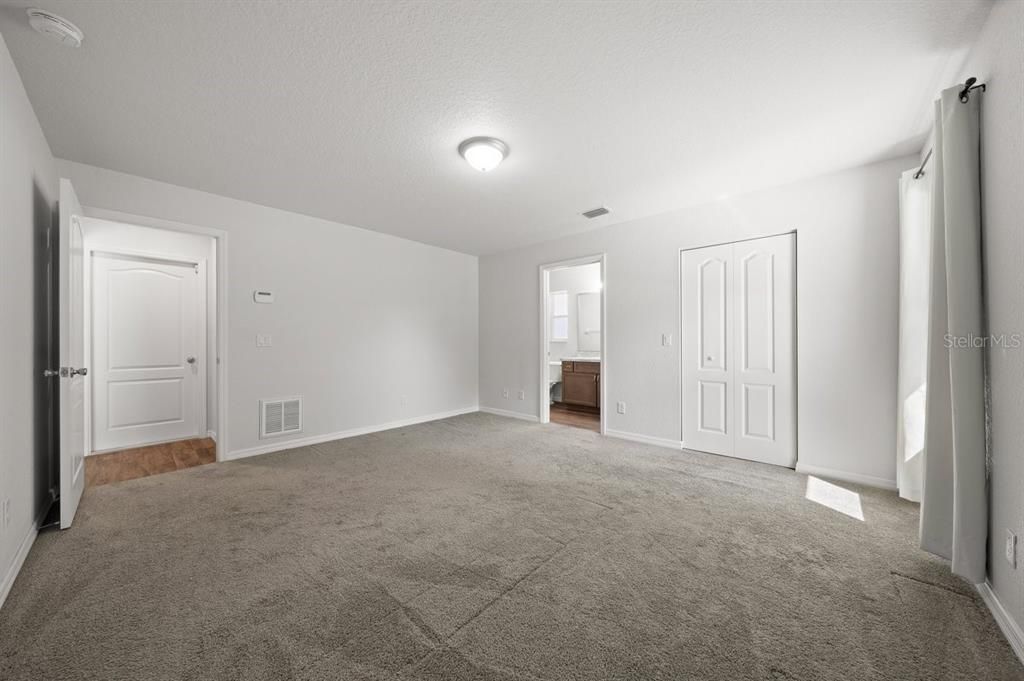 For Sale: $290,000 (3 beds, 2 baths, 1296 Square Feet)