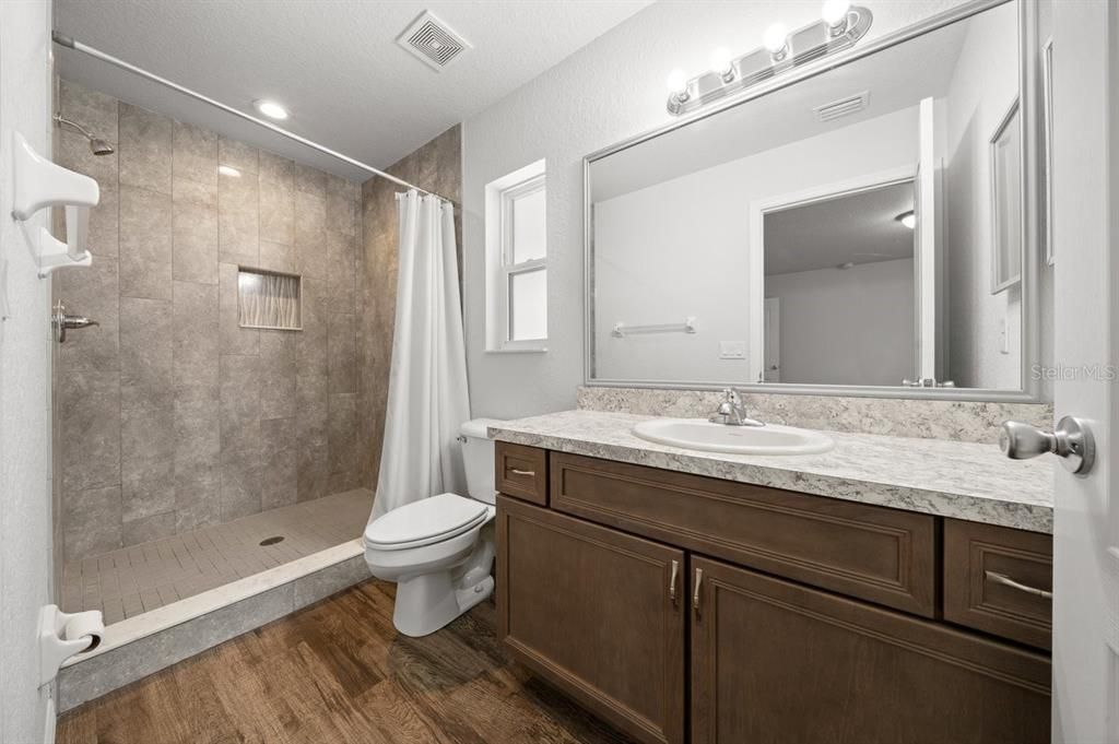 For Sale: $290,000 (3 beds, 2 baths, 1296 Square Feet)