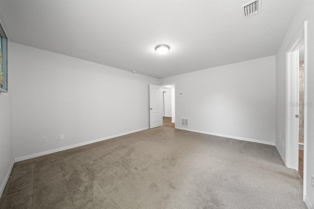 For Sale: $290,000 (3 beds, 2 baths, 1296 Square Feet)
