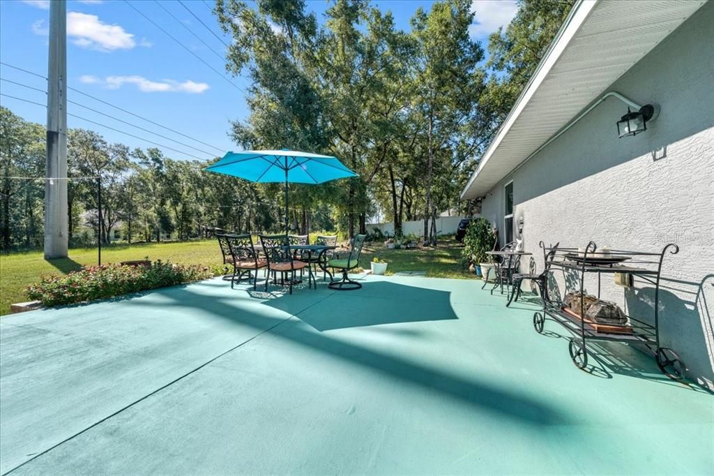 For Sale: $290,000 (3 beds, 2 baths, 1296 Square Feet)