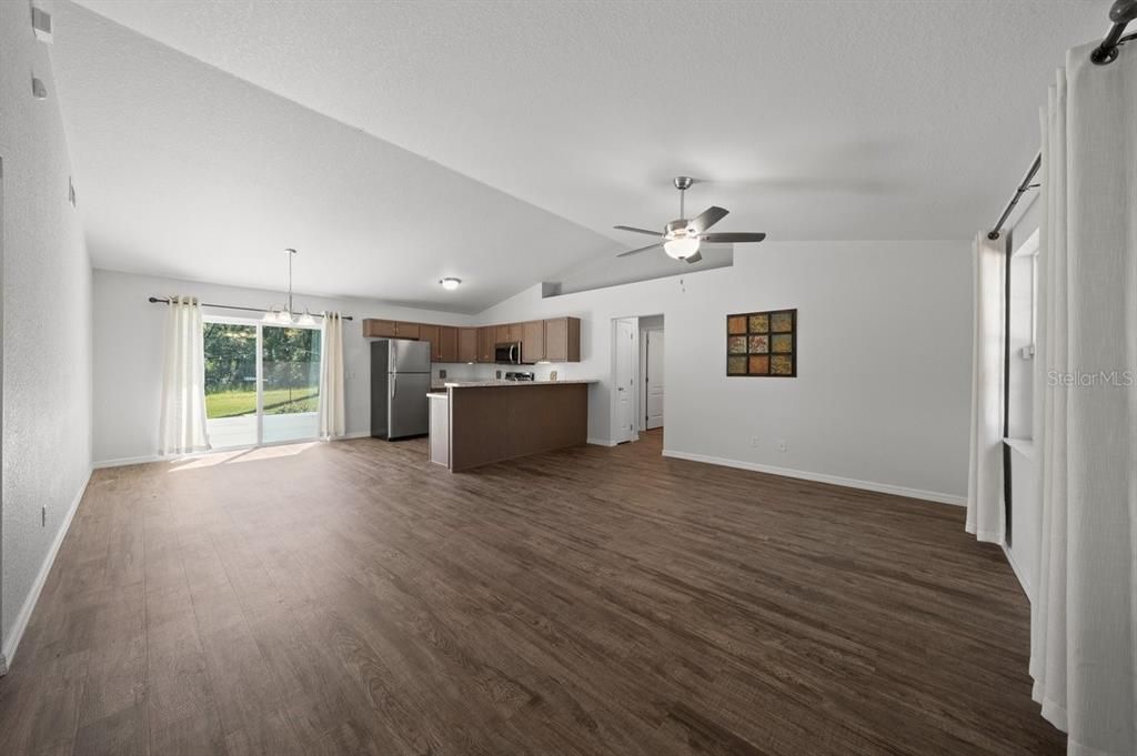 For Sale: $290,000 (3 beds, 2 baths, 1296 Square Feet)