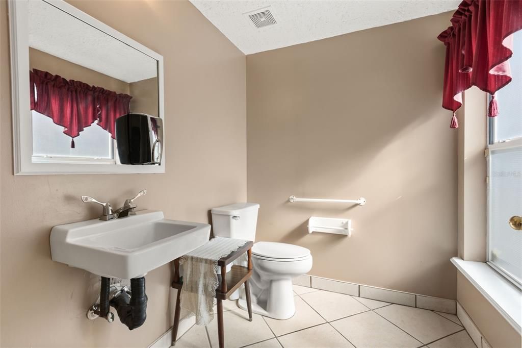 For Sale: $449,900 (4 beds, 2 baths, 2412 Square Feet)