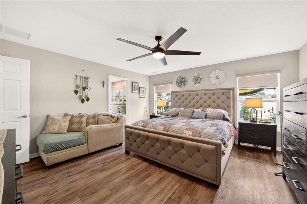 For Sale: $320,000 (4 beds, 2 baths, 1710 Square Feet)
