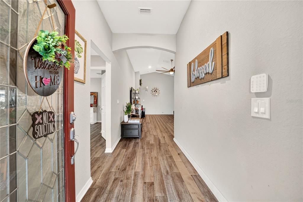 For Sale: $320,000 (4 beds, 2 baths, 1710 Square Feet)