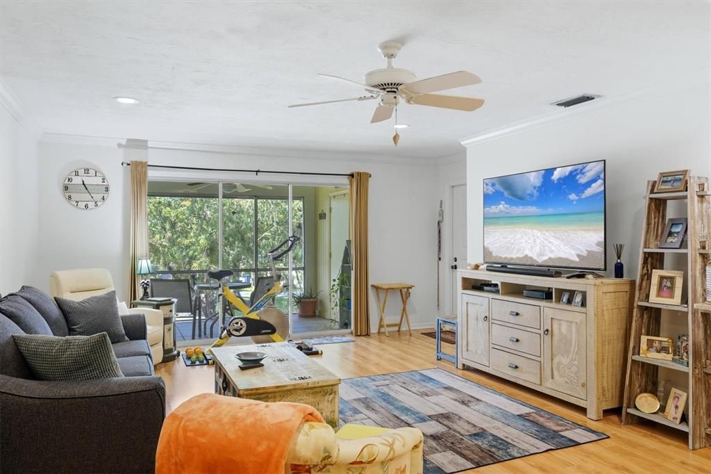 В аренду: $4,395 (2 спален, 2 ванн, 1164 Квадратных фут)