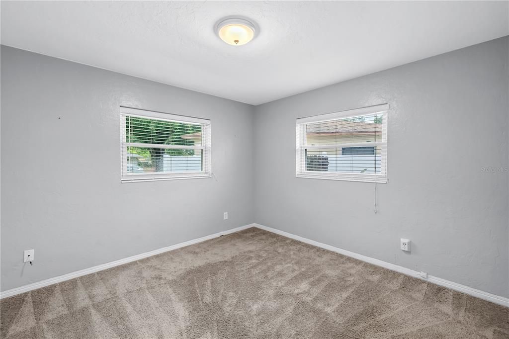 For Sale: $335,000 (3 beds, 1 baths, 1075 Square Feet)