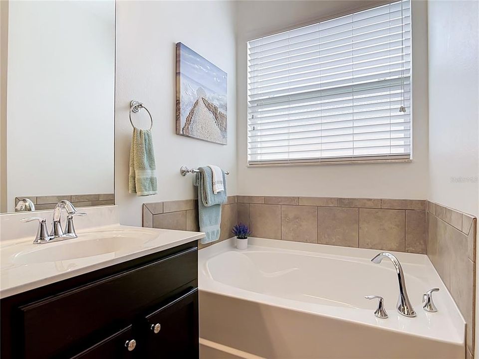 For Sale: $499,000 (3 beds, 2 baths, 2009 Square Feet)