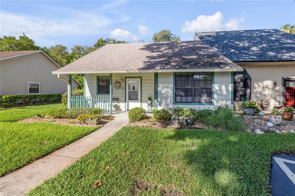 For Sale: $229,000 (2 beds, 2 baths, 956 Square Feet)