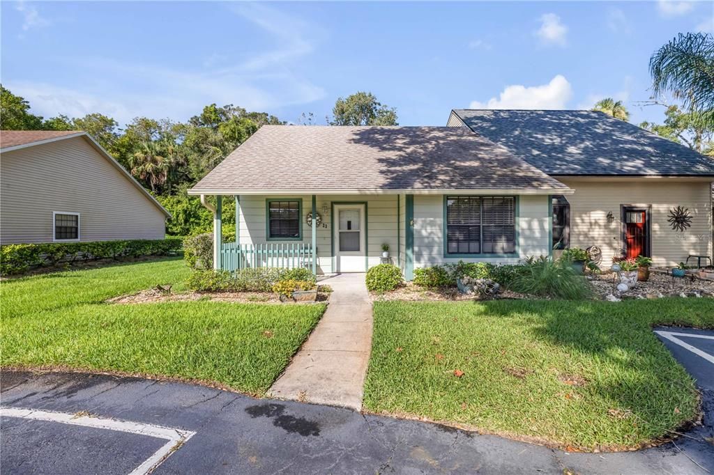 For Sale: $229,000 (2 beds, 2 baths, 956 Square Feet)