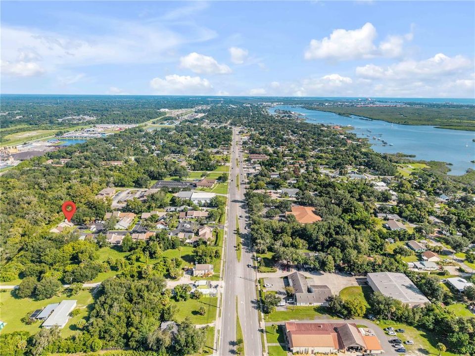 For Sale: $229,000 (2 beds, 2 baths, 956 Square Feet)