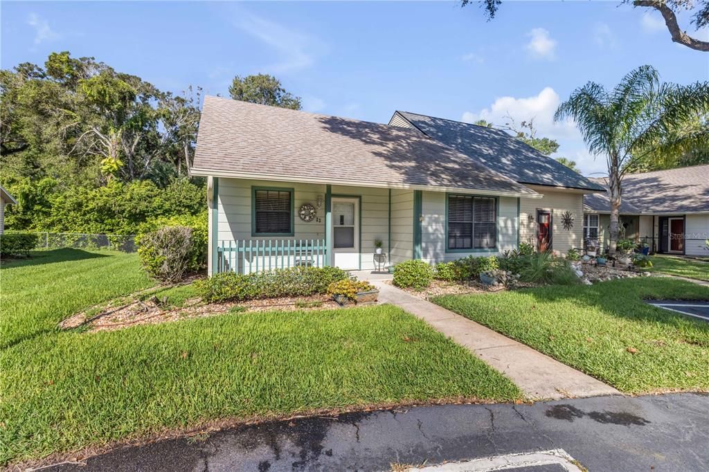 For Sale: $229,000 (2 beds, 2 baths, 956 Square Feet)