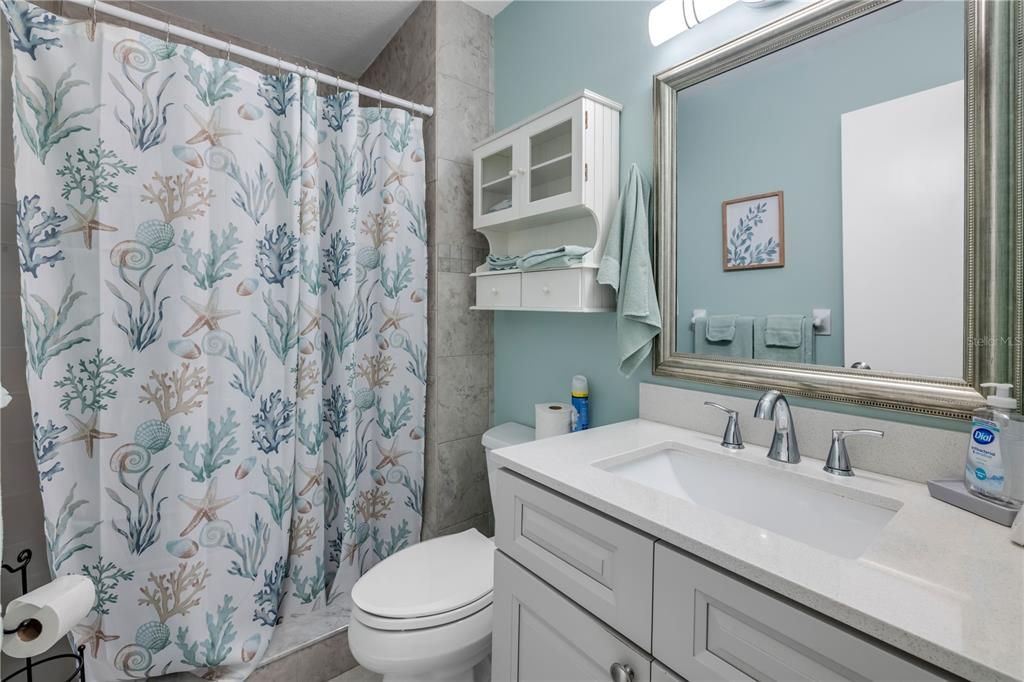 For Sale: $229,000 (2 beds, 2 baths, 956 Square Feet)