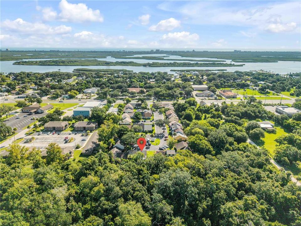 For Sale: $229,000 (2 beds, 2 baths, 956 Square Feet)