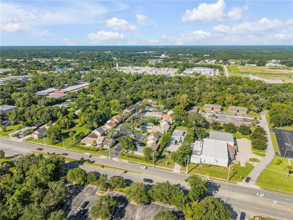 For Sale: $229,000 (2 beds, 2 baths, 956 Square Feet)