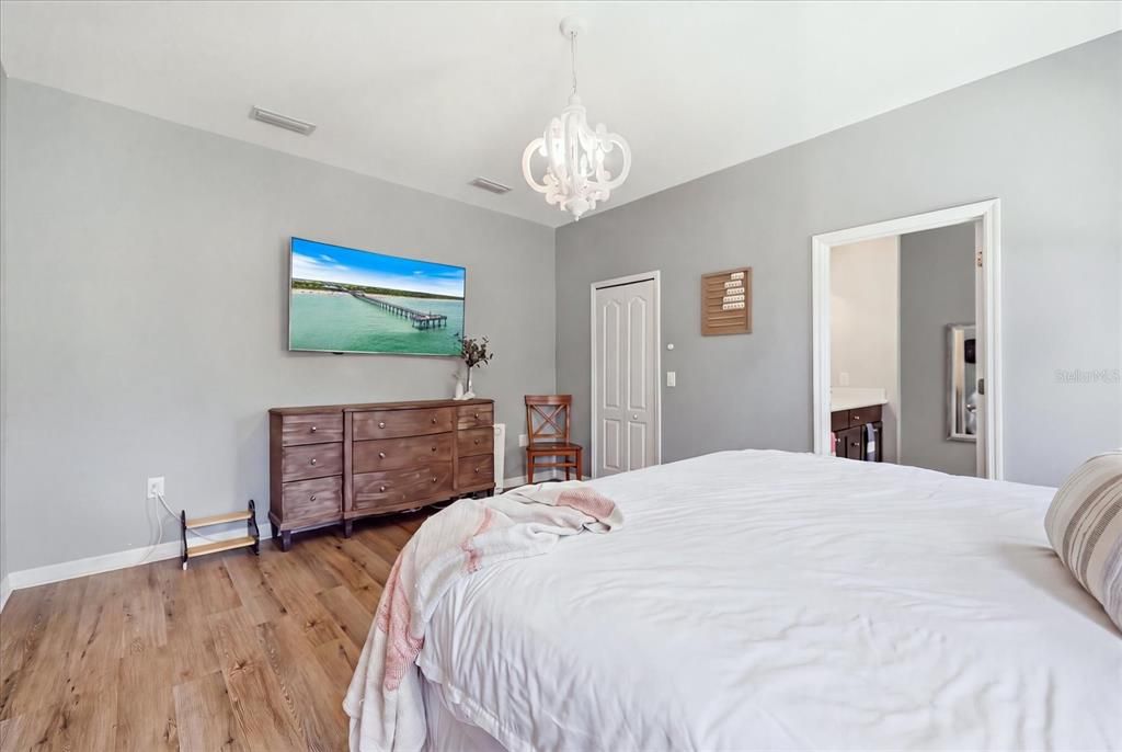 For Sale: $390,000 (3 beds, 2 baths, 1775 Square Feet)