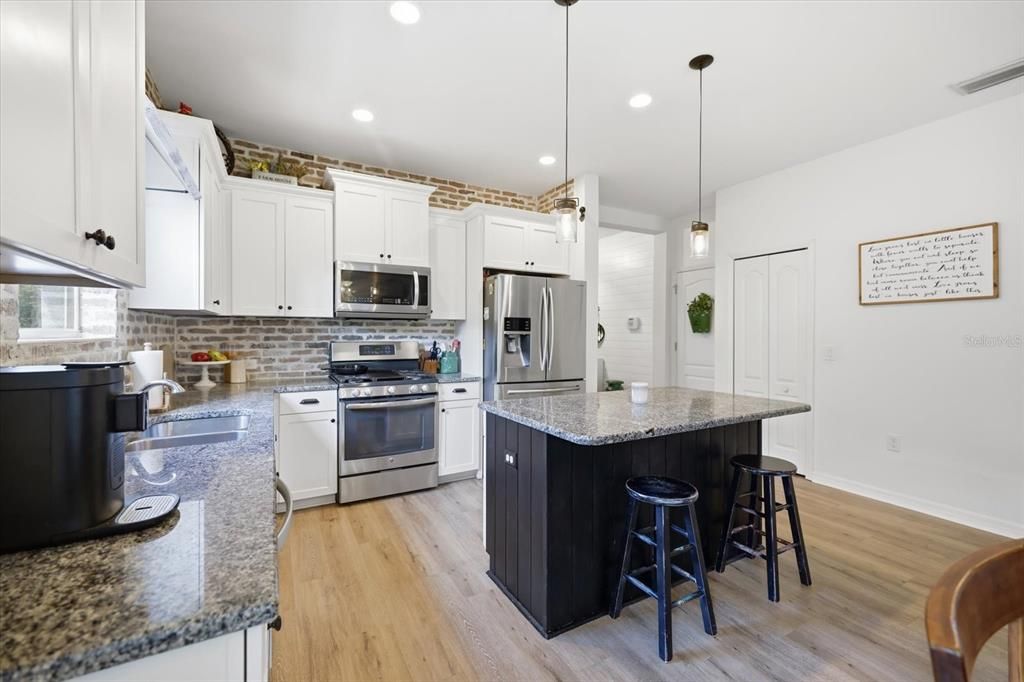 For Sale: $390,000 (3 beds, 2 baths, 1775 Square Feet)