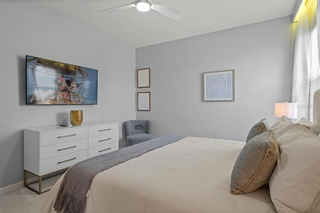 For Sale: $800,000 (8 beds, 5 baths, 2872 Square Feet)