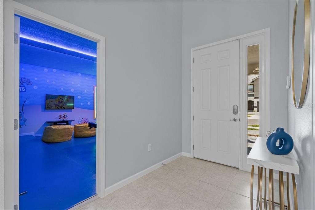 For Sale: $800,000 (8 beds, 5 baths, 2872 Square Feet)