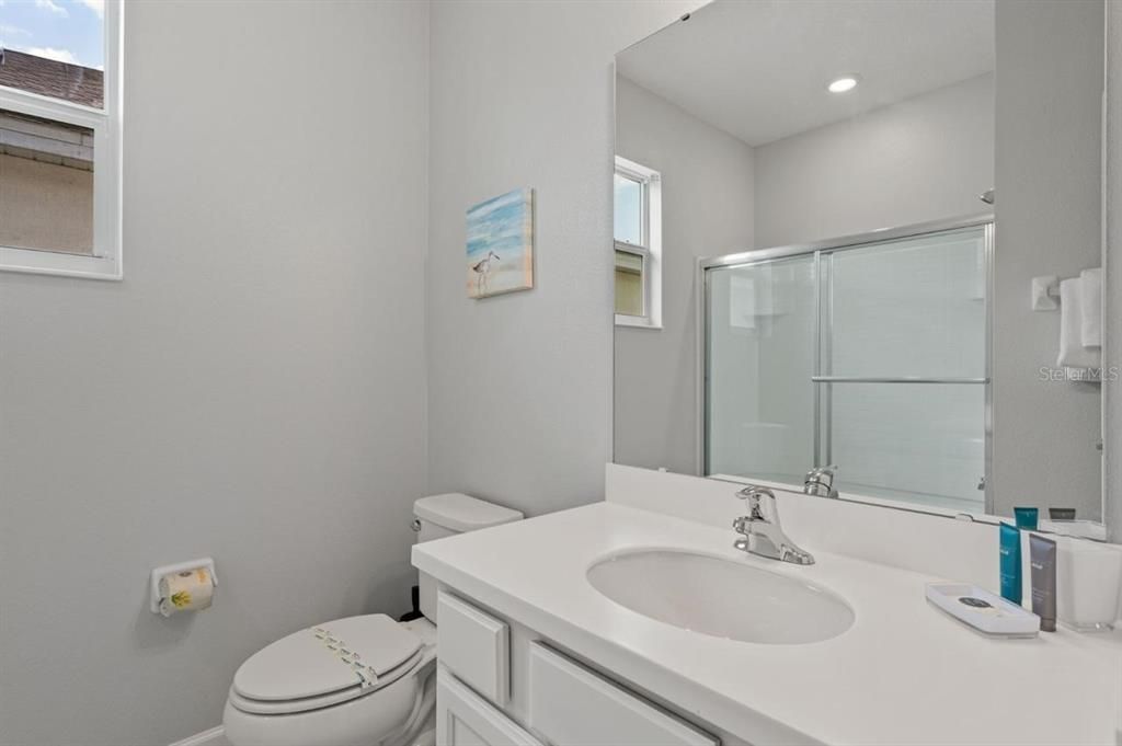 For Sale: $800,000 (8 beds, 5 baths, 2872 Square Feet)