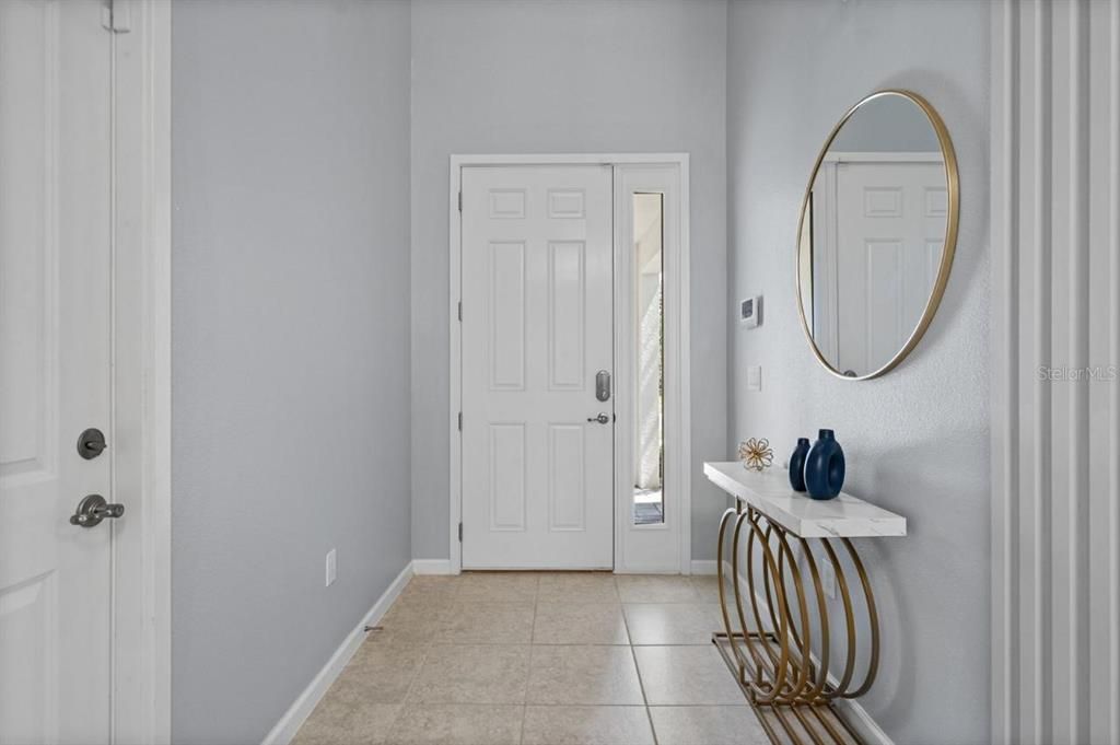 For Sale: $800,000 (8 beds, 5 baths, 2872 Square Feet)